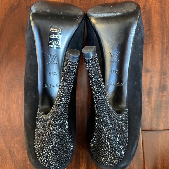 Louis Vuitton Bow Heels with Crystal Stud Detailing - Only Worn Once - Picture 5 of 6